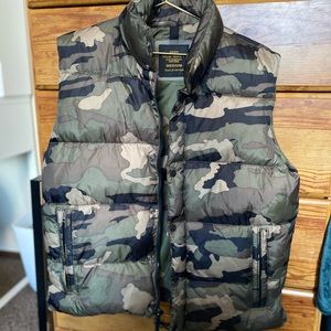 Mens Camo Puffer Vest